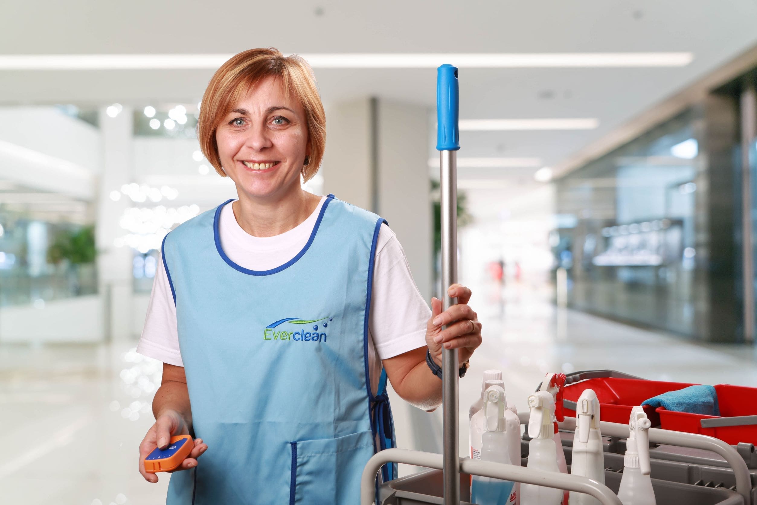 Floor technician using Tallyos solution